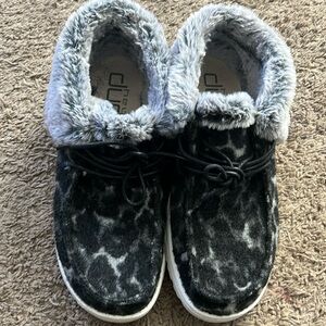 Abstract Grey Leopard Hey Dudes Women’s size 10